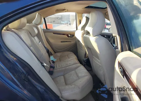 2001 Volvo S60 T5 from USA, damaged, VIN YV1RS53D912010328